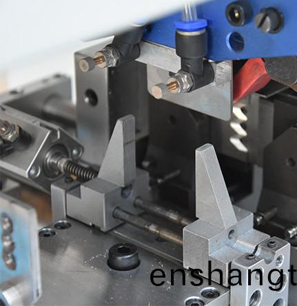 全(quan)自(zi)動高速裁(cai)線(xian)剝皮機(jī)(ji)（編(bian)織(zhi)熱(re)剝(bo)）